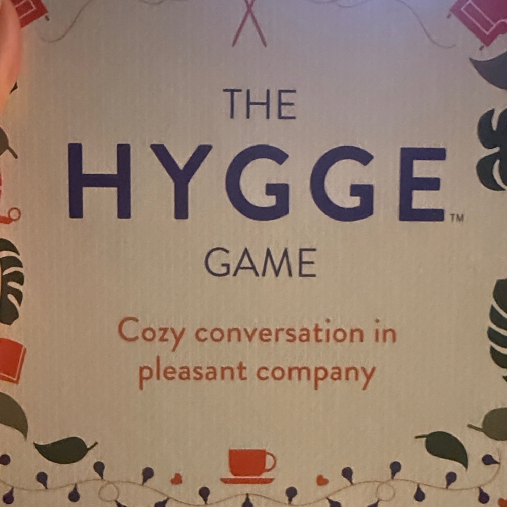Game - Cozy Cream and Black Design